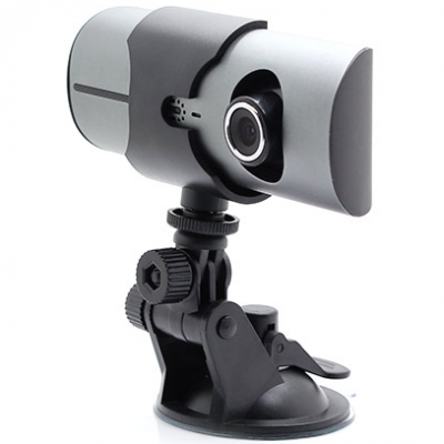 บันทึกภาพได้พร้อมกันสองเลนส์   +กล้องหลังบันทึกเหตุการณ์ในรถ   +รองรับ SD MICRO ได้สูงสุด 32 GB   +เป็น GPS TRACKER รับสัญญาณดาวเทียม ระบุตำแหน่งเป็นแผนที่   +บันทึกไว้ใน SD MICRO สามารถดูภาพย้อนหลังแสดงวันเวลาพร้อมแผนที่ GoogleMaps ในระหว่างวันว่าไปไหนมา