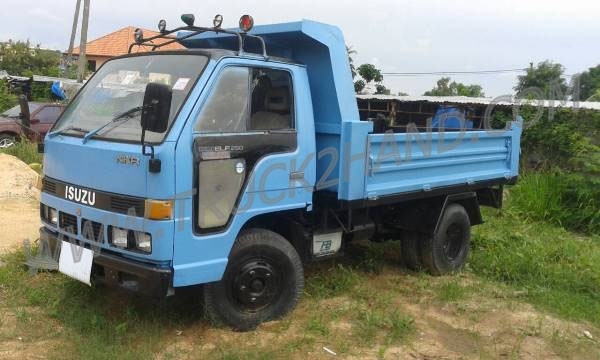 รถบรรทุก 6 ล้อ ISUZU ELF250  88 แรงม้า
