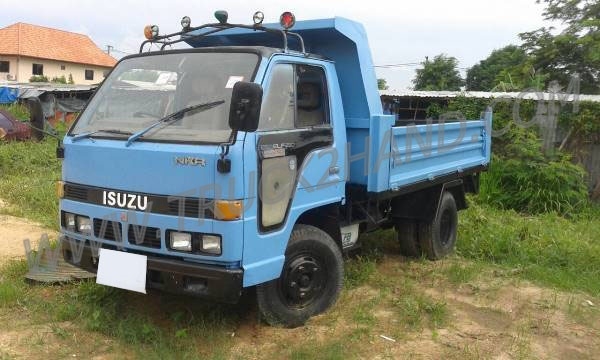 รถบรรทุก 6 ล้อ ISUZU ELF250  88 แรงม้า