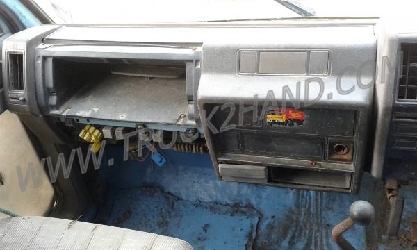รถบรรทุก 6 ล้อ ISUZU ELF250  88 แรงม้า