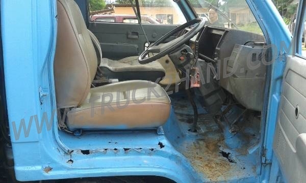 รถบรรทุก 6 ล้อ ISUZU ELF250  88 แรงม้า