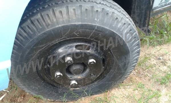 รถบรรทุก 6 ล้อ ISUZU ELF250  88 แรงม้า