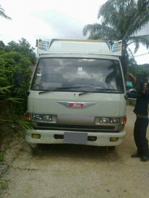 รถบรรทุก 6 ล้อ HINO สภาพพร้อมใช้งาน รถบรรทุก 6 ล้อ HINO สภาพพร้อมใช้งาน