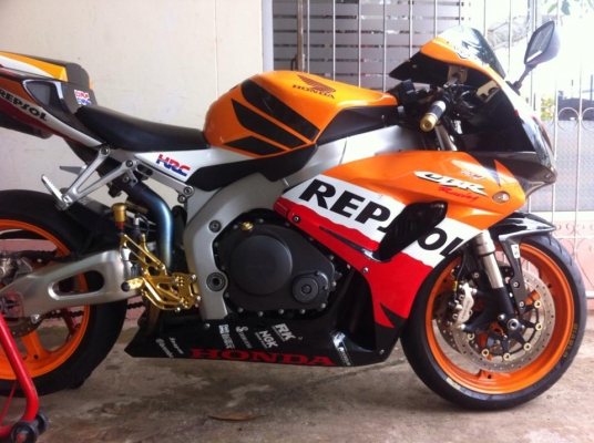 ขาย HONDA CBR1000RR REPSOL ปี2007 สภาพสวยมาก อินวอย์ สพม ขาย HONDA CBR1000RR REPSOL ปี2007 สภาพสวยมาก อินวอย์ สพม