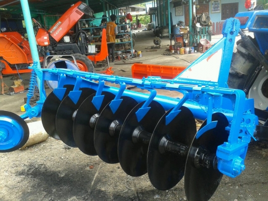 แชมป์ mx 6255 มีใบดันหน้า และ ผานพรวน พร้อมลุยงาน