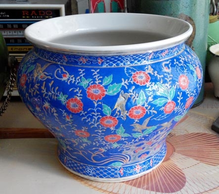 กระโถนลงทอง