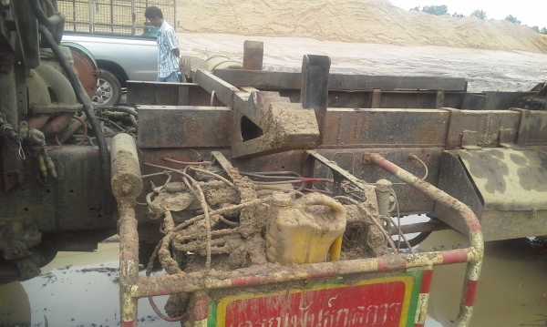 ขายสิบล้ออีชุสุ ร็อก210 FXZ13NYเปลี่ยนเครื่องเป็นp11 320 แรง ลงเล่มแล้วคับหายห่วง เครื่องดีมากๆ คัชชีสวยไม่บวม ไม่ดามเกียรอิตัลมีระบบลากพ่วงราคาต่อรองไดัคับ 850000  ราคาน่าซื้อทะเบียนเต็มพร้อมโอนคับ