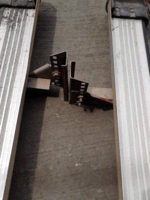 บันไดข้างรถกระบะ พร้อมอุปกรณ์ จับ ยึด ซ้าย-ขวา 1 คู่ ครบชุด TEL.081-427-3941 บันไดข้างรถกระบะ พร้อมอุปกรณ์ จับ ยึด ซ้าย-ขวา 1 คู่ ครบชุด TEL.081-427-3941