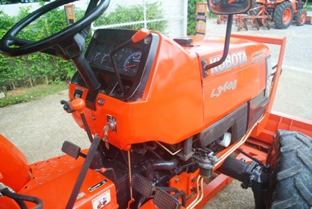 ขายรถไถ Kubota L 3408 (4WD) พร้อมมีดดันหน้าและผานพรวน สภาพพร้อมใช้งานครับ