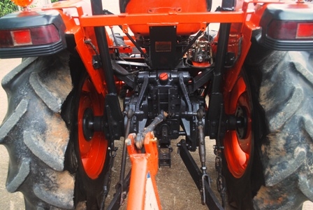 ขายรถไถ Kubota L 3408 (4WD) พร้อมมีดดันหน้าและผานพรวน สภาพพร้อมใช้งานครับ