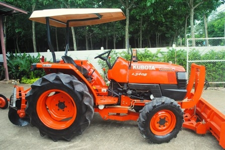 ขายรถไถ Kubota L 3408 (4WD) พร้อมมีดดันหน้าและผานพรวน สภาพพร้อมใช้งานครับ