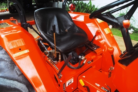 ขายรถไถ Kubota L 3408 (4WD) พร้อมมีดดันหน้าและผานพรวน สภาพพร้อมใช้งานครับ