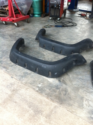 ขายโปงใส่ไมตี๋ 4x4 หล่อๆ ไม่มีแตก