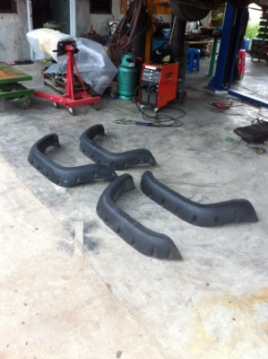 ขายโปงใส่ไมตี๋ 4x4 หล่อๆ ไม่มีแตก