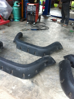 ขายโปงใส่ไมตี๋ 4x4 หล่อๆ ไม่มีแตก