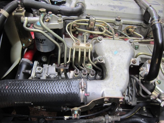 ขายหกล้อเมก้า  150  ยาว 5.60  ม.  วิ่ง 8 หมื่นกว่าๆแท้มี Bookservice เช็กได้ครับ รถสวยกิ๊บ  สภาพป้ายแดง