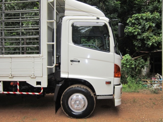 ขายหกล้อเมก้า 150 ยาว 5.60 ม. วิ่ง 8 หมื่นกว่าๆแท้มี Bookservice เช็กได้ครับ รถสวยกิ๊บ สภาพป้ายแดง