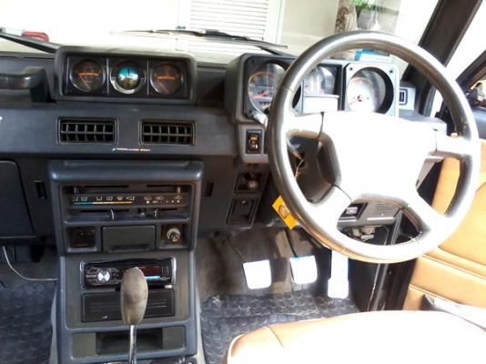 ปาเจโร เหลี่ยม ปี.91 สีดำทูโทน ปาเจโร เหลี่ยม ปี.91 สีดำทูโทน