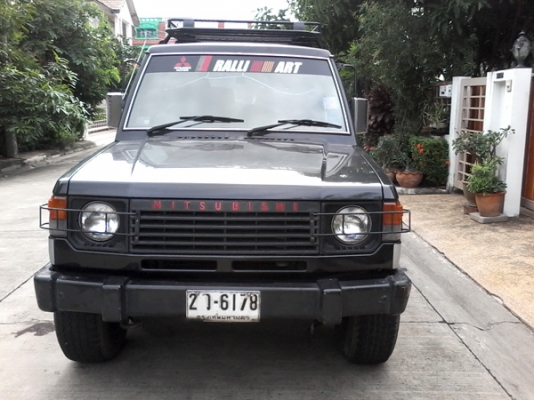 ปาเจโร เหลี่ยม ปี.91 สีดำทูโทน ปาเจโร เหลี่ยม ปี.91 สีดำทูโทน