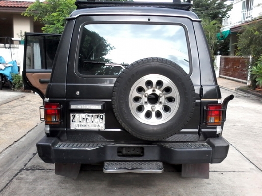 ปาเจโร เหลี่ยม ปี.91 สีดำทูโทน ปาเจโร เหลี่ยม ปี.91 สีดำทูโทน