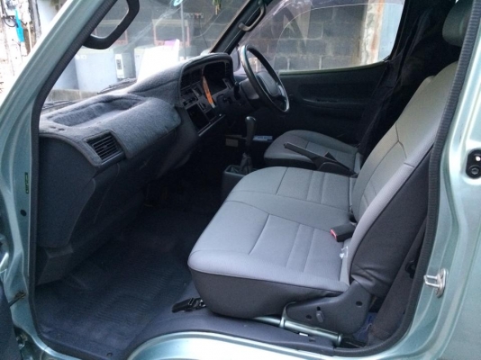 ขายรถตู้หัวจรวดหลังคาสูง ปี2005 มือเดียว เดิมทั้งคัน ไม่เคยทำสี ขายรถตู้หัวจรวดหลังคาสูง ปี2005 มือเดียว เดิมทั้งคัน ไม่เคยทำสี