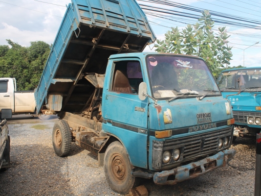 โตโยต้าไดน่า หนุ่มทางหลวงBU20เครื่องดีแซสซีสวยเลยครับดัมพ์ได้