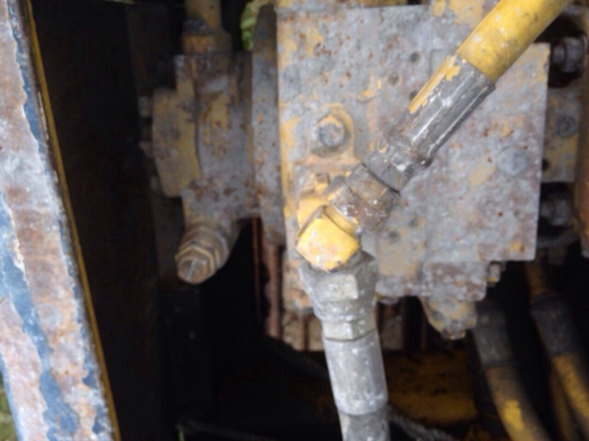 ขายรถแบคโฮ KOMATSU 60-5 สภาพดี พร้อมใช้งาน สนใจโทร 081-9701072