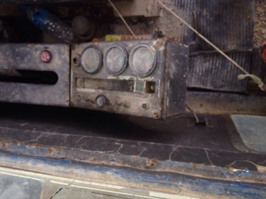 ขายรถแบคโฮ KOMATSU 60-5 สภาพดี พร้อมใช้งาน สนใจโทร 081-9701072