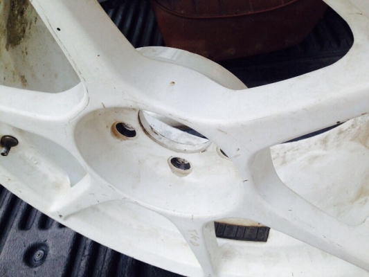 ขายเศษล้อแท้ P1 ขอบ 16 กว้าง 7 ครึ่ง