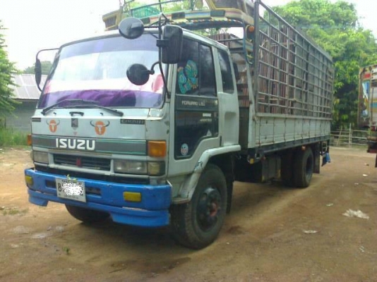 ***ขายแล้วครับขอบคุณ Truck2hand ขาย6ล้อช่วงยาวประกอบ ISUZU ROCKY FRR 6HE1-195HP เครื่อง แน่นๆ แห้งๆ แรง เกียร์ดีไม่หลุดไม่หอน ช่วงล่างใหญ่ คัสซีสวยเดิม ไม่ปะไม่ดาม กระบะพื้นไม้คอกเหล็กแป็ปยาว6.0ม.สภาพสวย พื้นดีข้างดีไม่ผุ คอกเหล็กแข็งแรงไม่มีโก่ง หัวเก๋งส