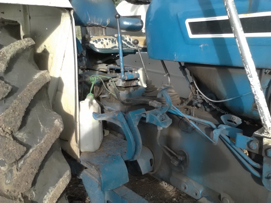 ขายด่วนครับ รถไถฟอร์ด 6600 เครื่อง T3 พร้อม อุปกรณ์ ผานดันหน้า และ ผาน 3 รถพร้อมใช้ เอกสาร เล่มทะเบียน ครับ