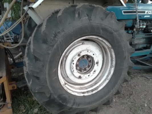 ขายด่วนครับ รถไถฟอร์ด 6600 เครื่อง T3 พร้อม อุปกรณ์ ผานดันหน้า และ ผาน 3 รถพร้อมใช้ เอกสาร เล่มทะเบียน ครับ