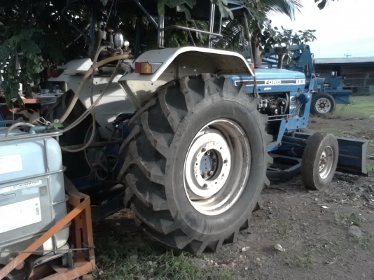 ขายด่วนครับ รถไถฟอร์ด 6600 เครื่อง T3 พร้อม อุปกรณ์ ผานดันหน้า และ ผาน 3 รถพร้อมใช้ เอกสาร เล่มทะเบียน ครับ