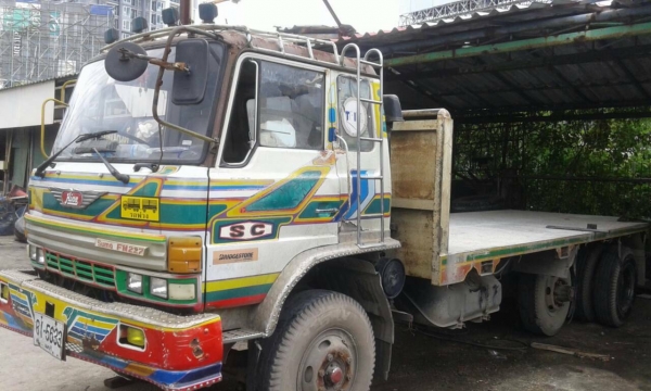 ขายด่วนครับ HINO SUMO 227 ปี33 กระบะพื้นเรียบ ครับ รถใช้งานทุกวัน เก็บรายละเอียดนิดหน่อย เอกสารพร้อมเลยครับ