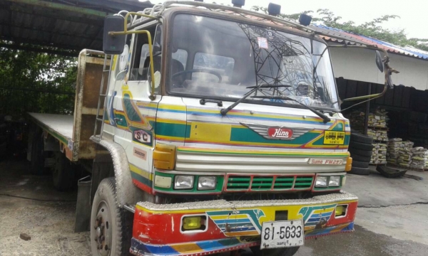 ขายด่วนครับ HINO SUMO 227 ปี33 กระบะพื้นเรียบ ครับ รถใช้งานทุกวัน เก็บรายละเอียดนิดหน่อย เอกสารพร้อมเลยครับ