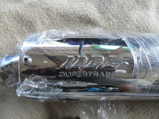 ขายท่อสูตร supertrapp ใส่ cb400 v tec สวยๆ ส่งได้ทั่วไทยครับ ขายท่อสูตร supertrapp ใส่ cb400 v tec สวยๆ ส่งได้ทั่วไทยครับ