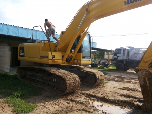 รถสวยKOMATSU  PC200-8  5800ชม.