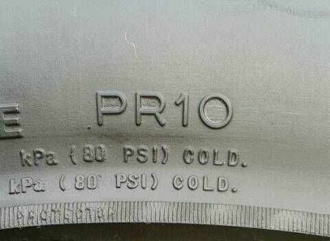 ขายยาง BF ALL 265/75R16 ปลายปี 11 ครับ ขายยาง BF ALL 265/75R16 ปลายปี 11 ครับ