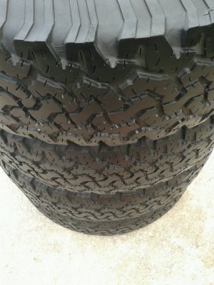 ขายยาง BF ALL 265/75R16 ปลายปี 11 ครับ ขายยาง BF ALL 265/75R16 ปลายปี 11 ครับ