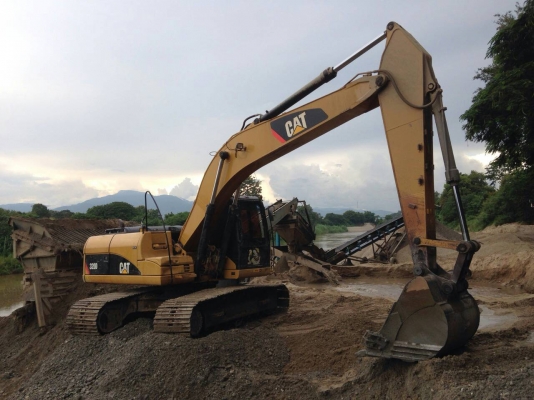 ขายCAT320D สองคัน3700000 ขายCAT320D สองคัน3700000