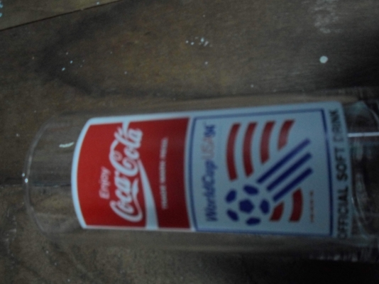 แก้วเป๊ปซี่ สตาร์วอร์ ปี 96 + แก้วโค้กเวิร์ดคัพ USA เป็นเจ้าภาพ ปี 94  12 ใบ ขายเพียง 1,000