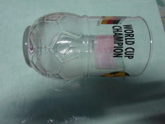 แก้วเป๊ปซี่ สตาร์วอร์ ปี 96 + แก้วโค้กเวิร์ดคัพ USA เป็นเจ้าภาพ ปี 94  12 ใบ ขายเพียง 1,000