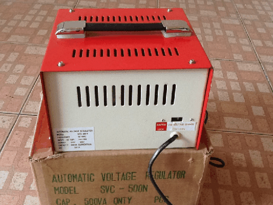 ขายหม้อแปลง-รักษาระดับแรงดันไฟ(AC. AUTOMATIC VOLTAGE REGULATOR) TAKAMURA SVC-500N INPUT 100V-220V OUTPUT 110-220Vของใหม่คับ.