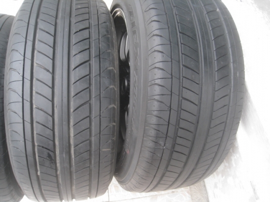 ขายล้อแม็กมือ 2 สภาพใหม่ 949 racing 15"x8" พร้อมยางปี12  สนใจติดต่อเล็กคลองสามครับ 081-3747940