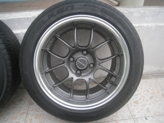 ขายล้อแม็กมือ 2 สภาพใหม่ 949 racing 15"x8" พร้อมยางปี12  สนใจติดต่อเล็กคลองสามครับ 081-3747940