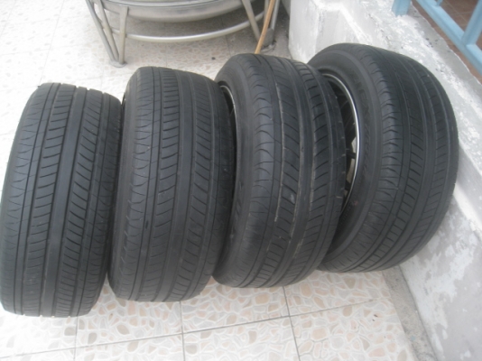 ขายล้อแม็กมือ 2 สภาพใหม่ 949 racing 15"x8" พร้อมยางปี12  สนใจติดต่อเล็กคลองสามครับ 081-3747940