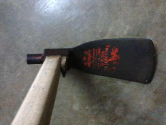 จอบโปแลนพร้อมด้ามสวยๆ