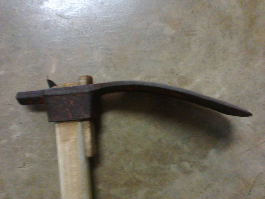 จอบโปแลนพร้อมด้ามสวยๆ