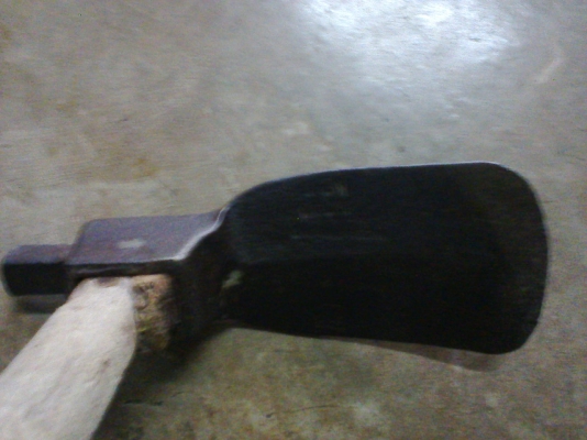 จอบโปแลนพร้อมด้ามสวยๆ