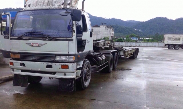 ขายหัวลากสิบล้อ HINO 3M เครื่องเดิม 240 แรง เกียร์เดิม (เฉพาะหัวลาก) รถสวยพร้อมใช้งาน